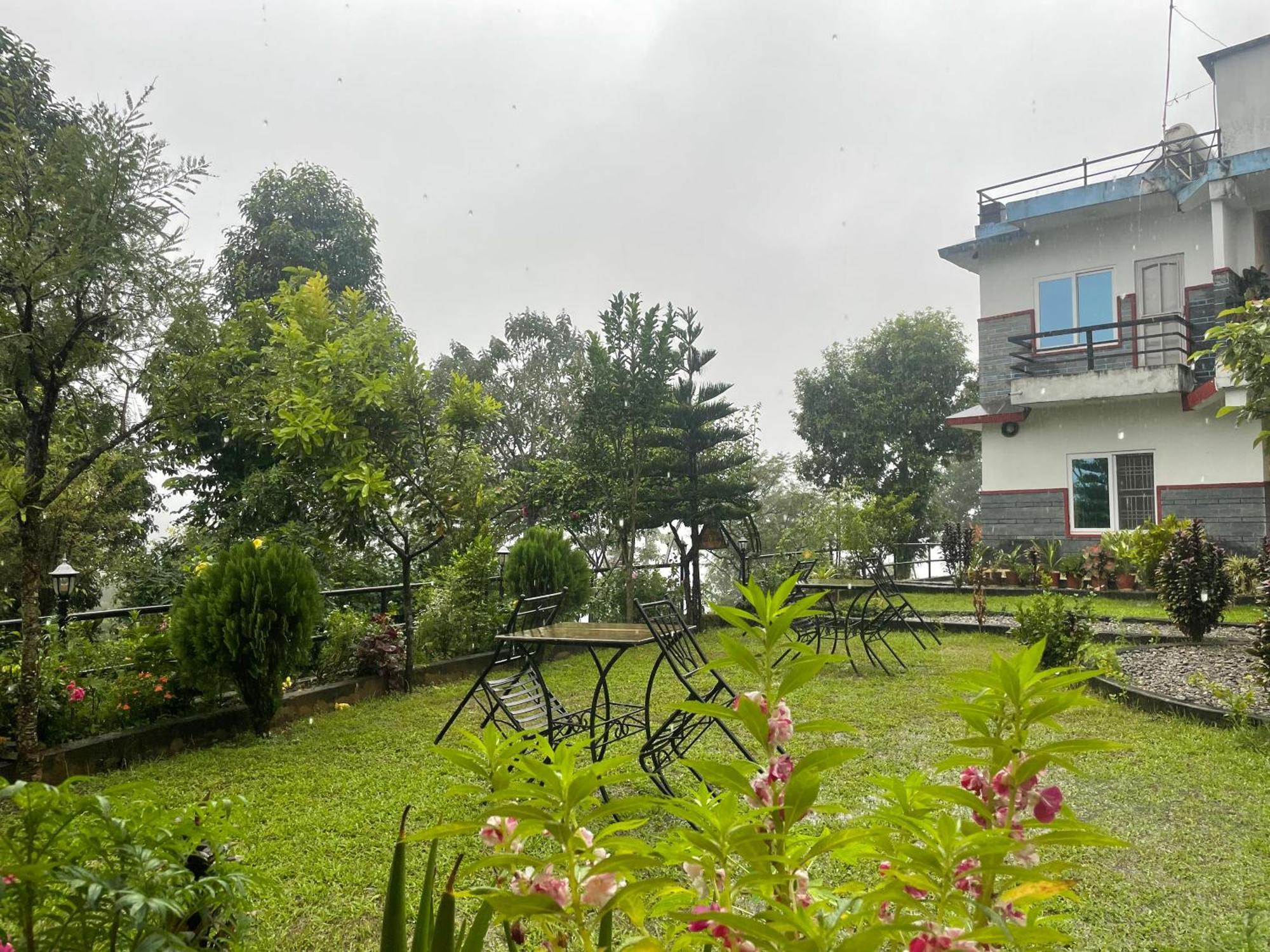 Himalaya Serene View Guest House & Farm Stay Deorāli Eksteriør billede